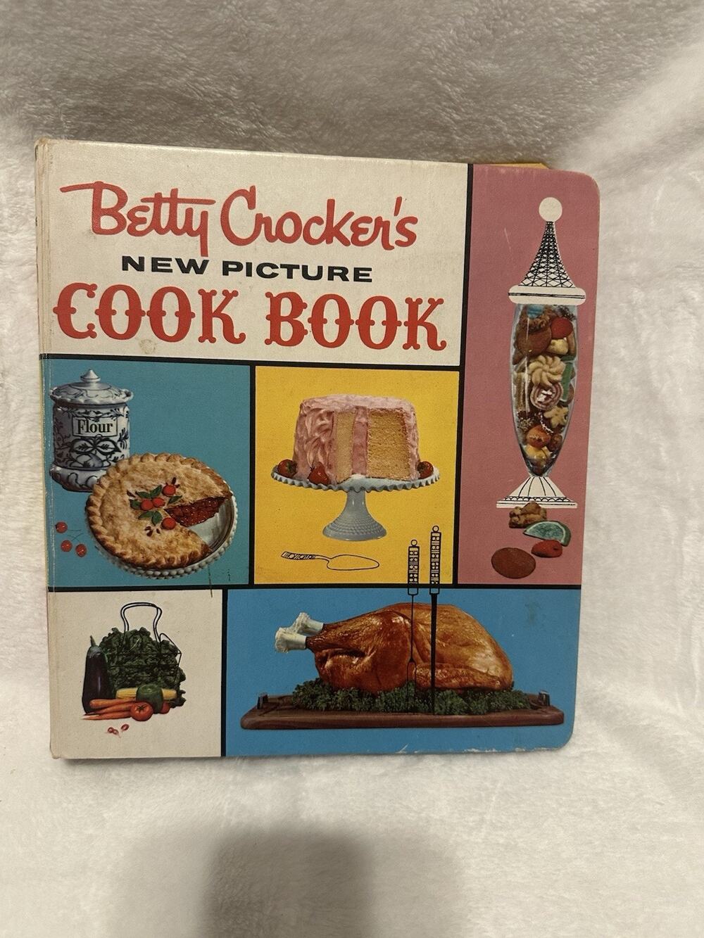 Betty Crocker's New Picture Cook Book 1961 1st Edition Hardcover Vintage Recipes